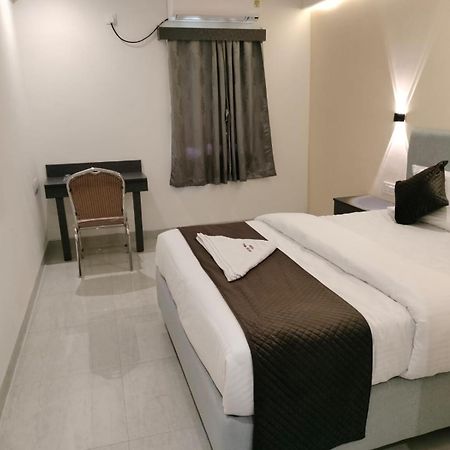 Hotel Paramount Visakhapatnam Buitenkant foto