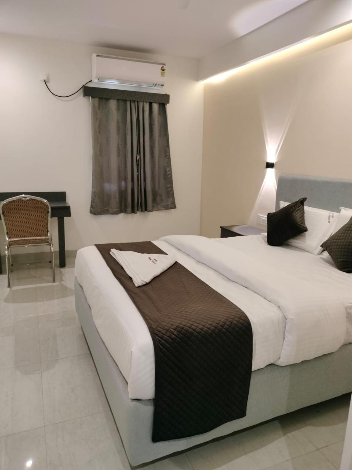 Hotel Paramount Visakhapatnam Buitenkant foto