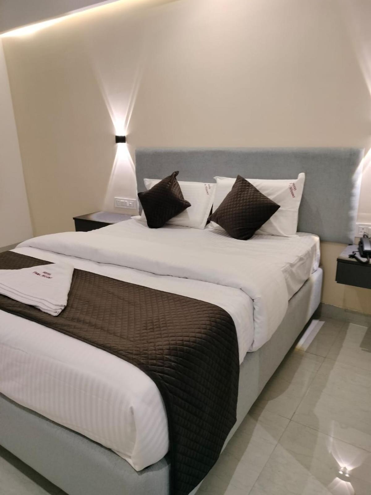Hotel Paramount Visakhapatnam Buitenkant foto