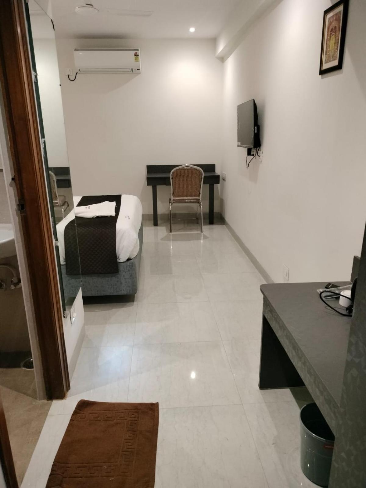 Hotel Paramount Visakhapatnam Buitenkant foto
