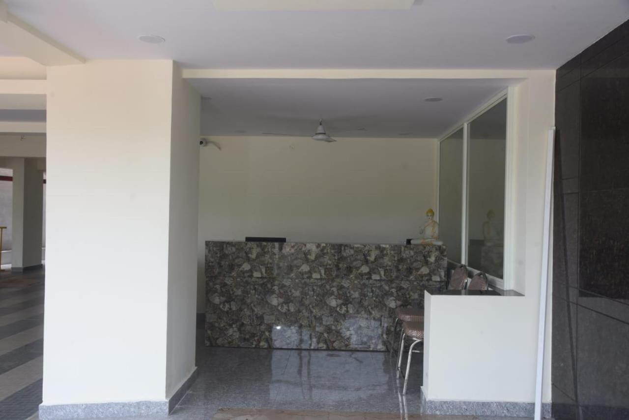Hotel Paramount Visakhapatnam Buitenkant foto